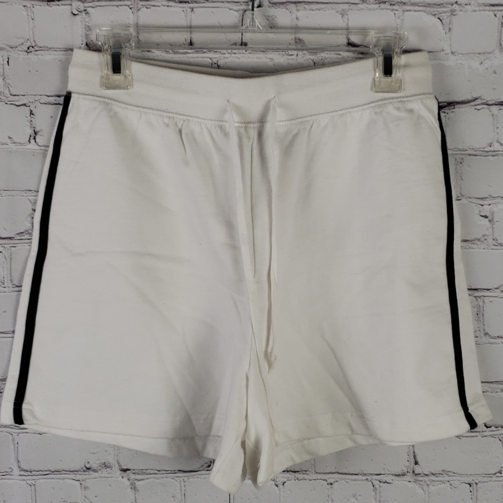 Silver Wear White Shorts sz Small